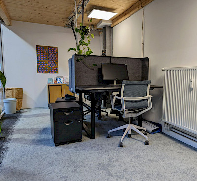 FixDesk frei am Standort Kreativpark Lokhalle!