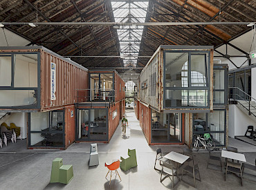 Office containers in a stylish setting at the Lokhalle Creative Park