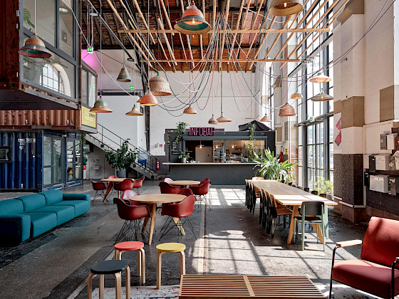 Stylischer Eingangsbereich Coworking Space Grünhof