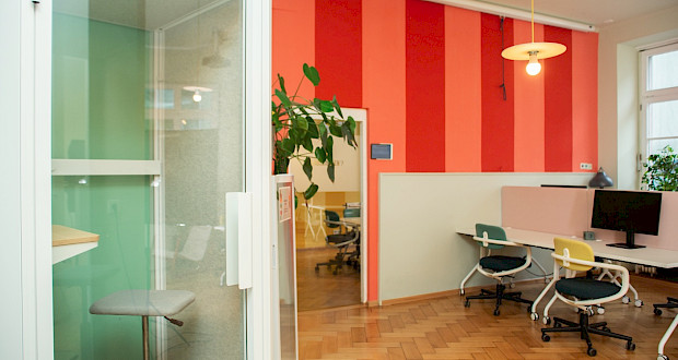 Coworking Grünhof mit Telefonzelle