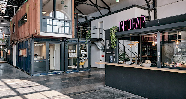 Coworking with café at Grünhof Kreativpark Lokhalle location