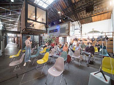 Veranstaltung des Social Innovation Labs auf der Bühne des Kreativparks Lokhalle