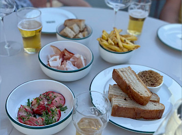 Delicious food and drinks at Hokk Restaurant