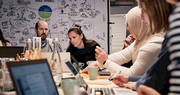 Konzentriertes Arbeiten im Grünhof